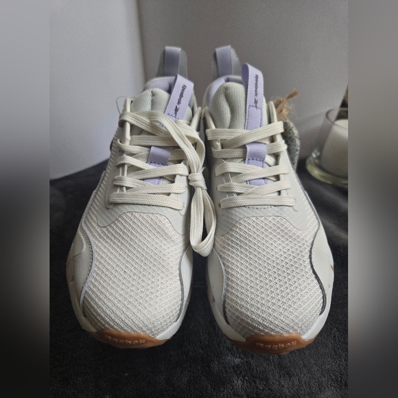 Reebok Cream Sneakers with Chunky Sole and Breathable Upper, USA 7 - Picture 3 of 7